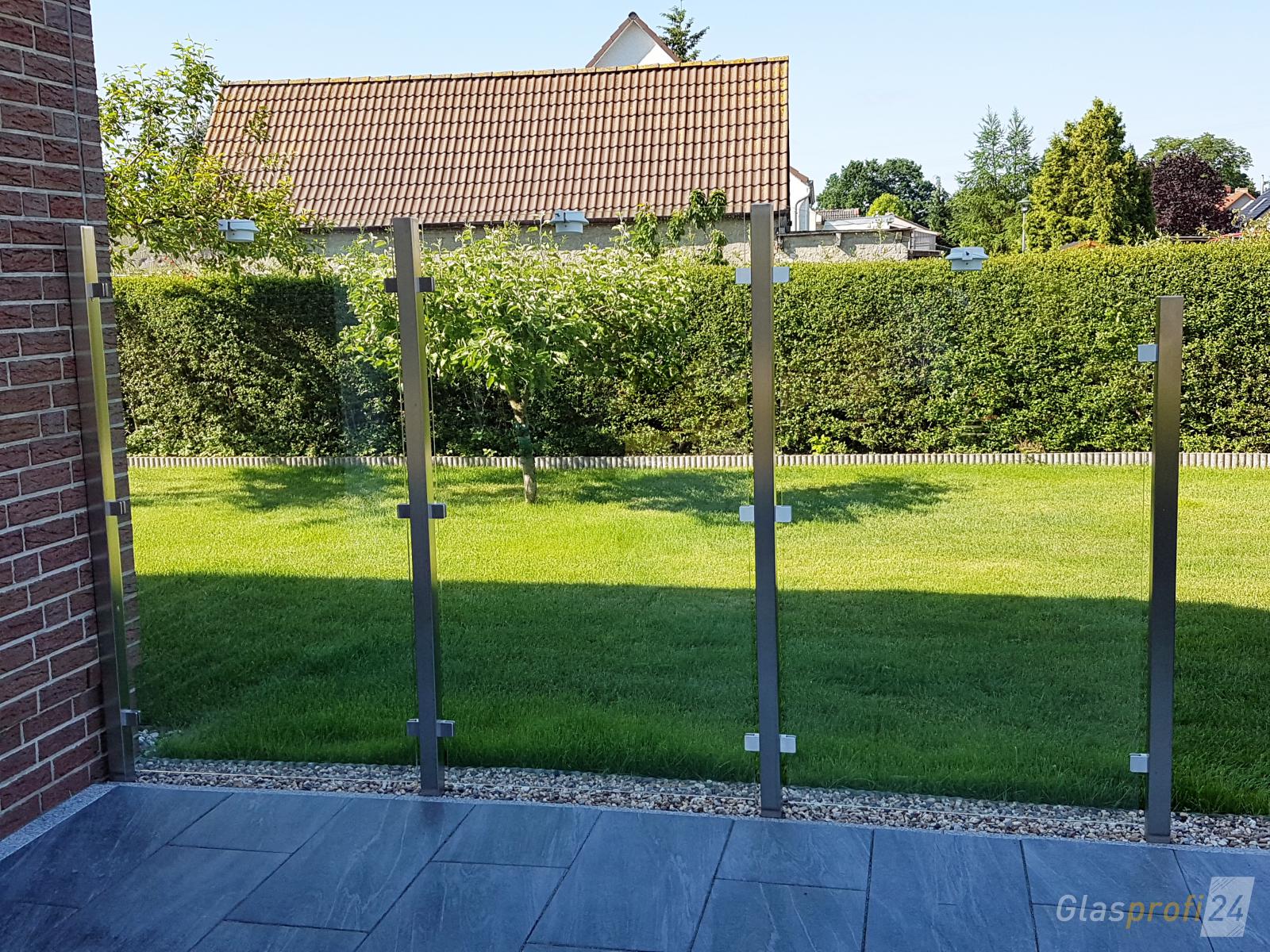 Sichtschutz aus Glas für den Garten GLASPROFI24