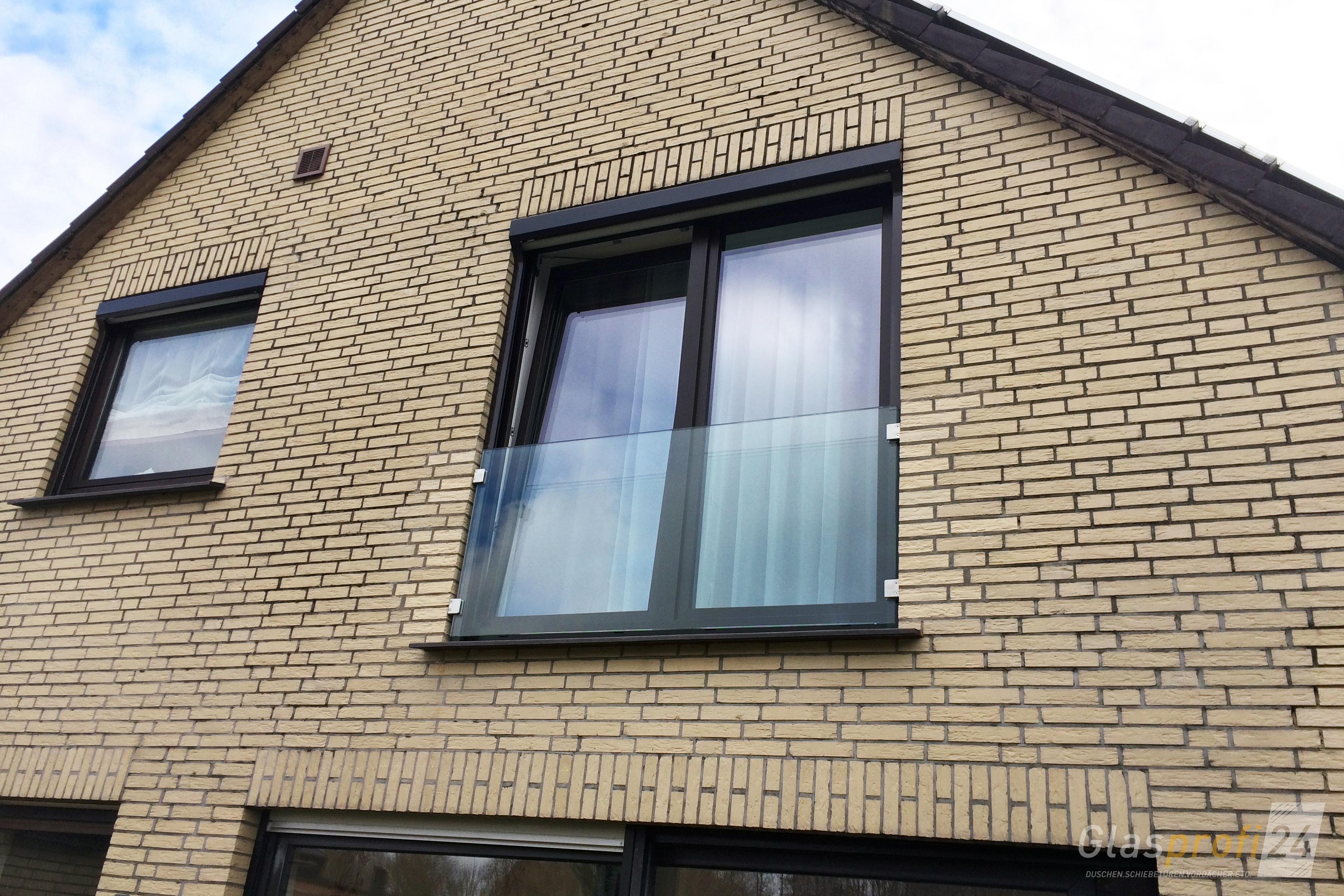 glasbrüstung fenster