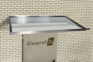 Glas Vordach mit Edelstahl Rahmen komplettes System
