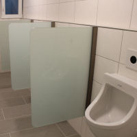 Urinal-Trennwand aus Glas Urinal-Trennwand aus Glas