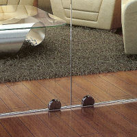 Glasschiebetür mit Edelstahl-Bodenrollen Glasschiebetür mit Edelstahl-Bodenrollen
