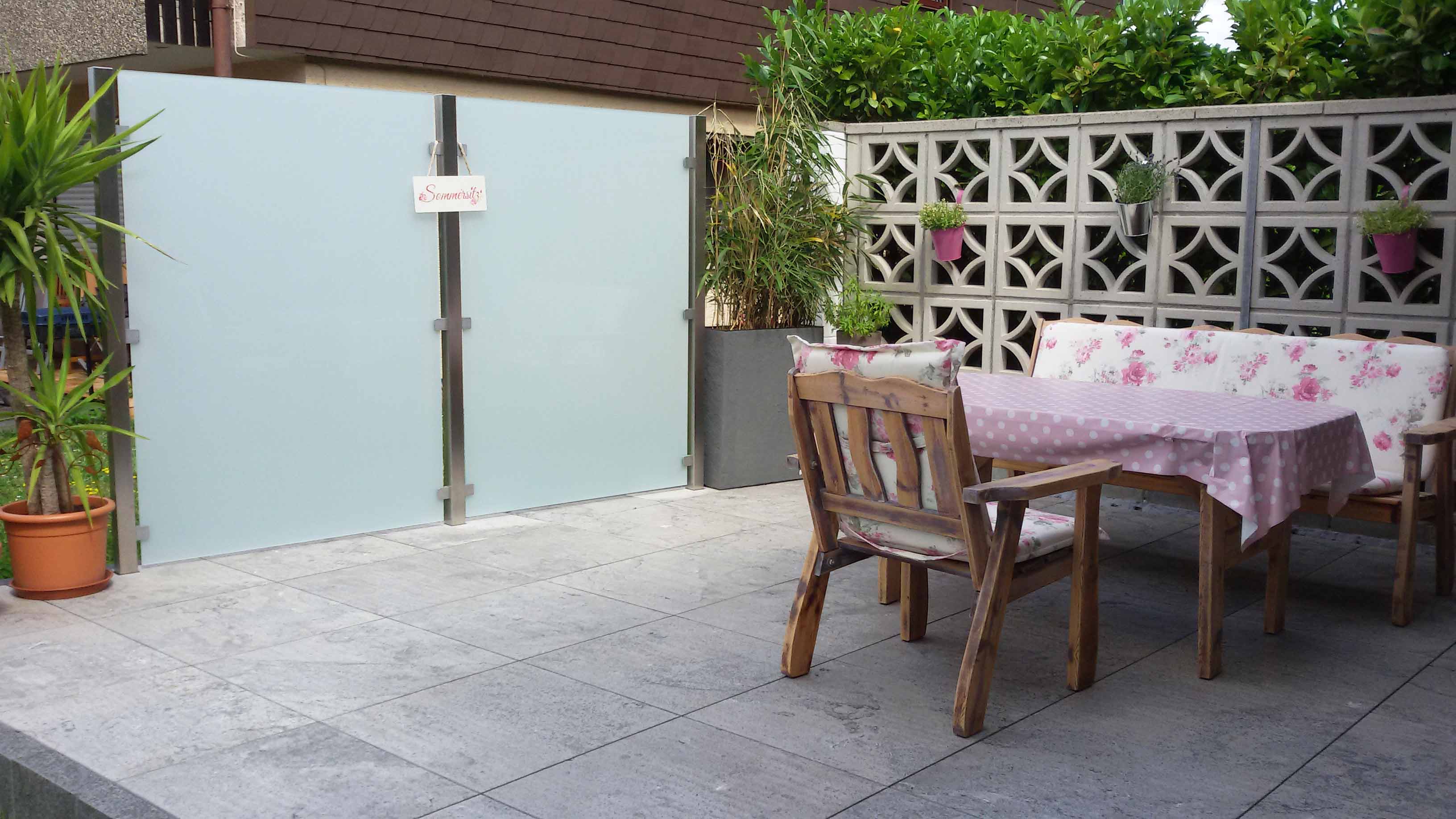 Sichtschutz aus Glas für den Garten GLASPROFI24
