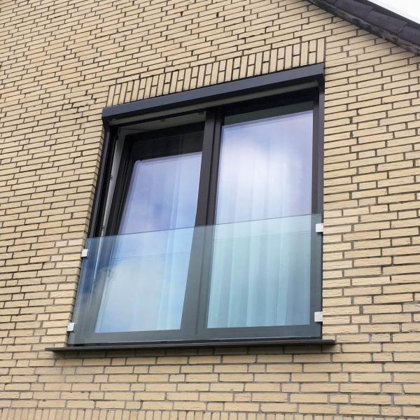 Französischer Balkon aus Glas