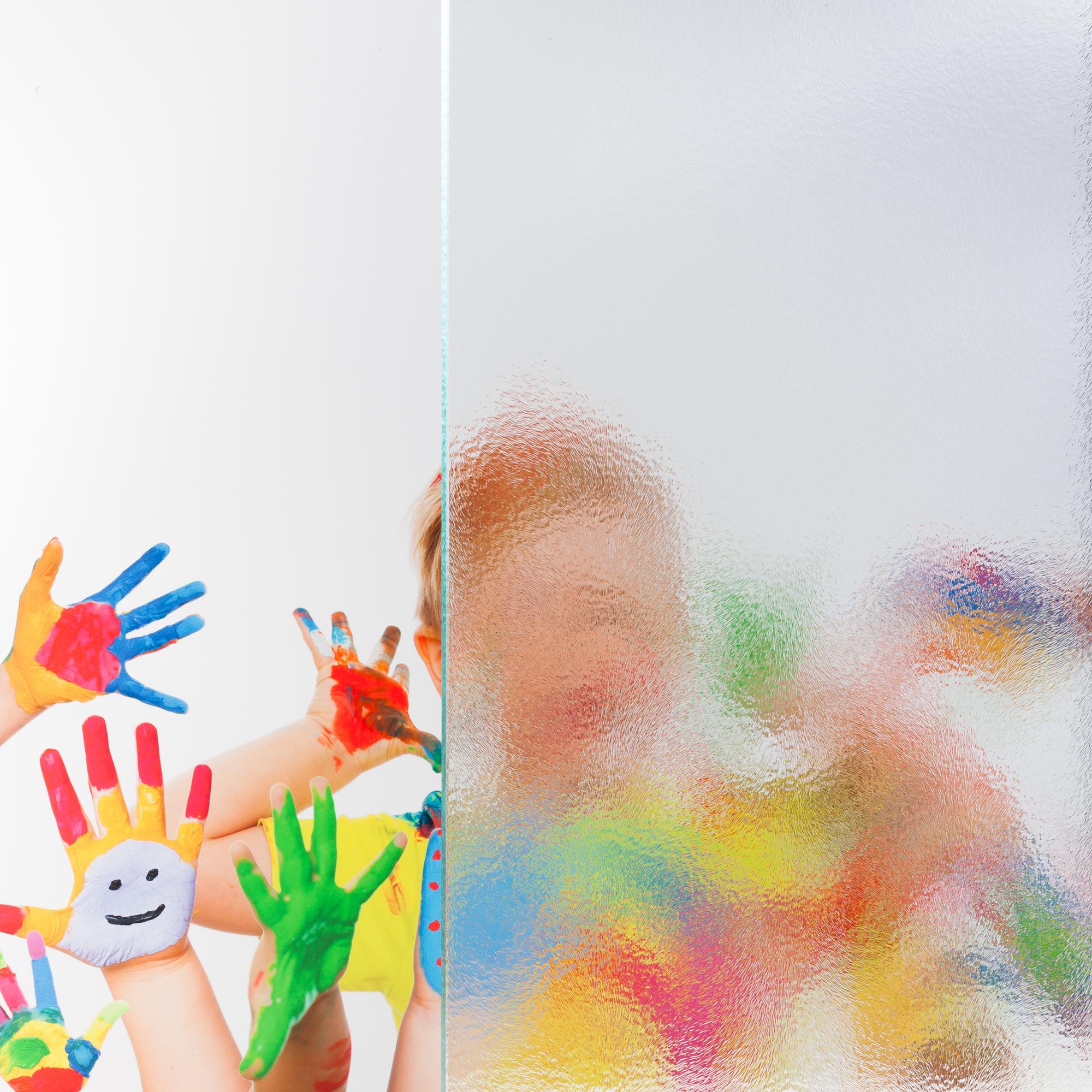 Glastrenwand-struturietes-glas-suspens-glastrenwand