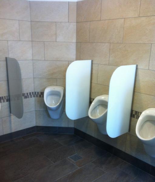 Urinal Glastrennwaende