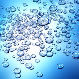 Abperlendes Wasser durch Lotusversiegelung