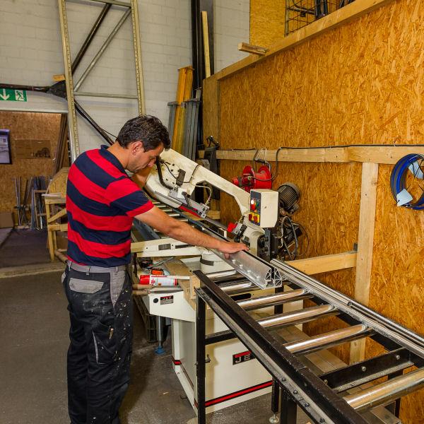 Arbeiten an der Zuschnittsäge