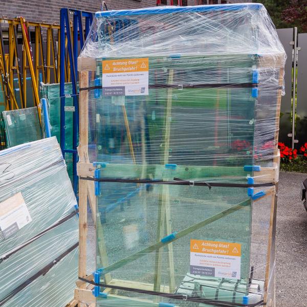 Stosssicher verpackt wird das Glasprodukt ausgeliefert