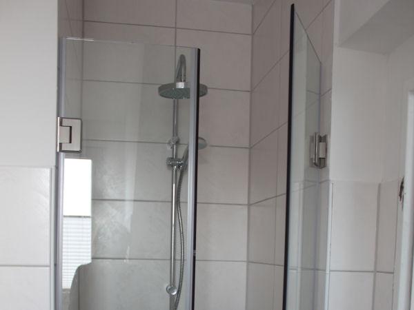 Zwei Flügel-Dusche mit Beschlag Classic im Hotel Wiebracht